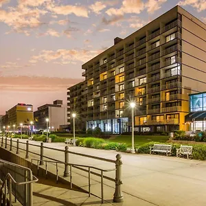 3* מלון Coastal & Virginia - Oceanfront